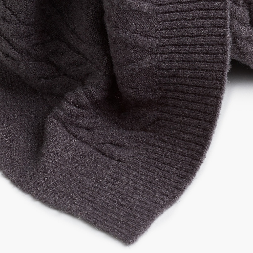 New J.Crew Home Cable-Knit Throw - Smoke Gray - Picture 3 of 5